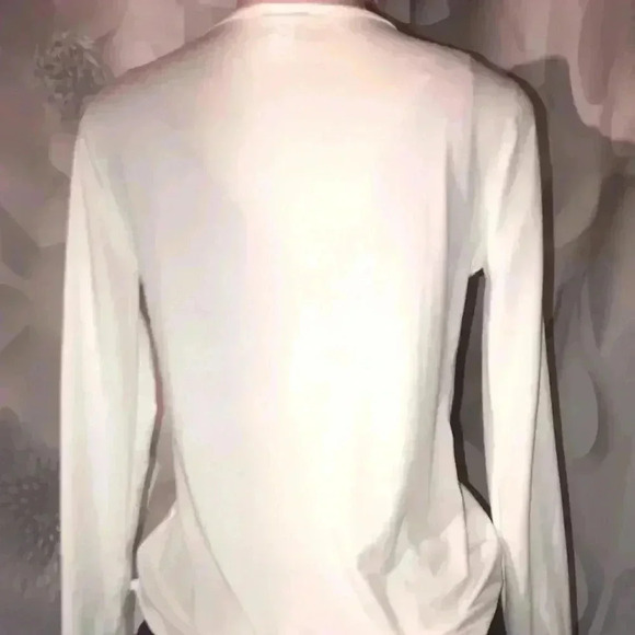 Xin Yan White Blouse with a Twist - Picture 3 of 7